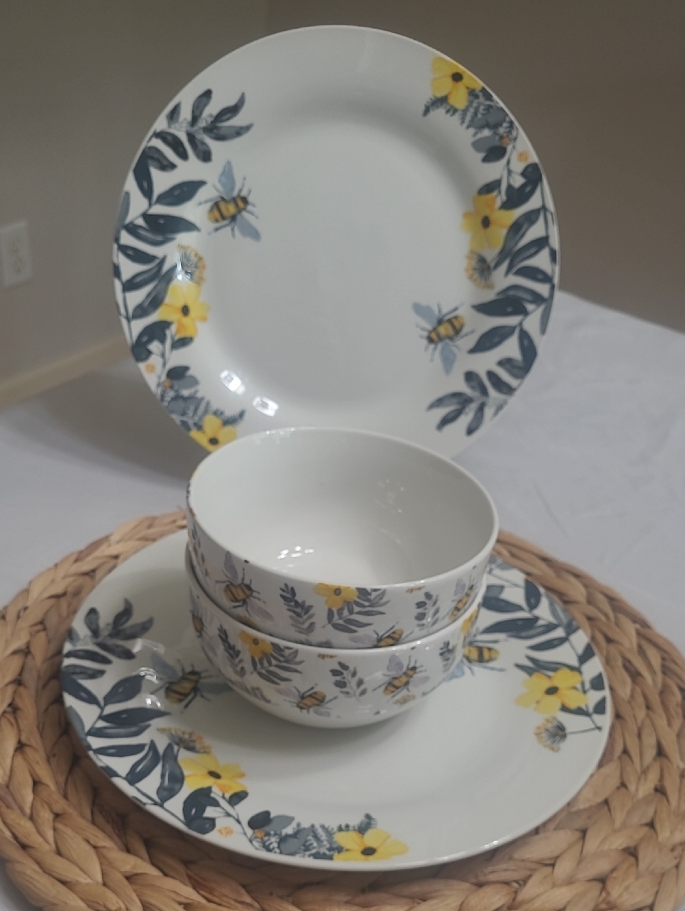 Royal Norfolk Spring Bees Plates & Bowls